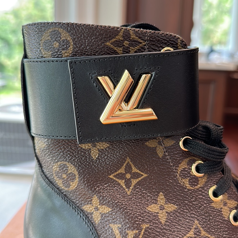 Louis Vuitton Logo Turnlock Booties Size 37.5 - Picture 5 of 7